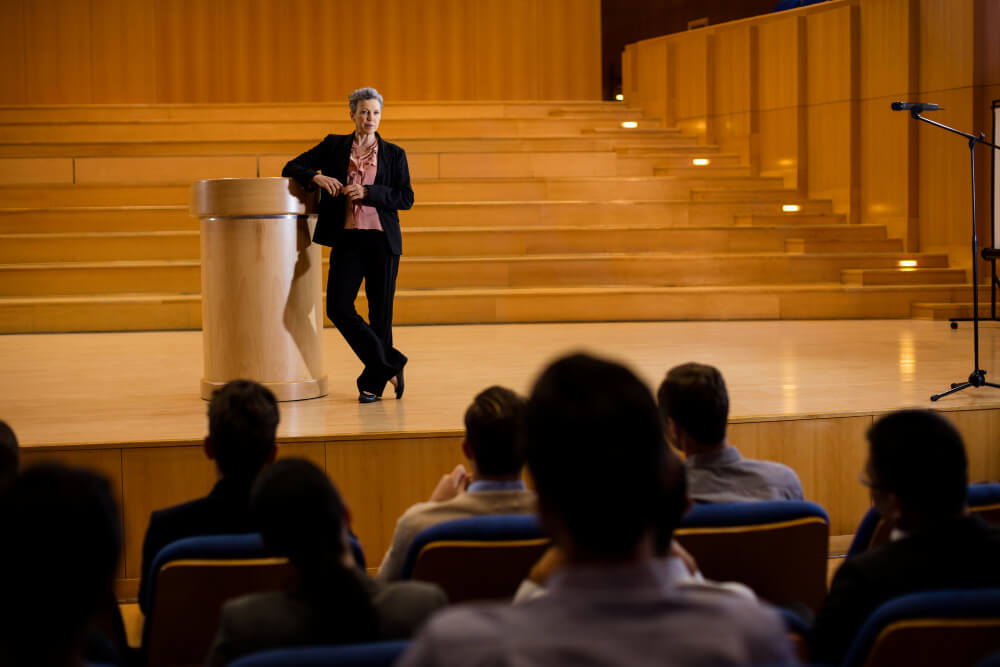 5 Signs Your Team Needs a Leadership Keynote Speaker Before the Next Conference